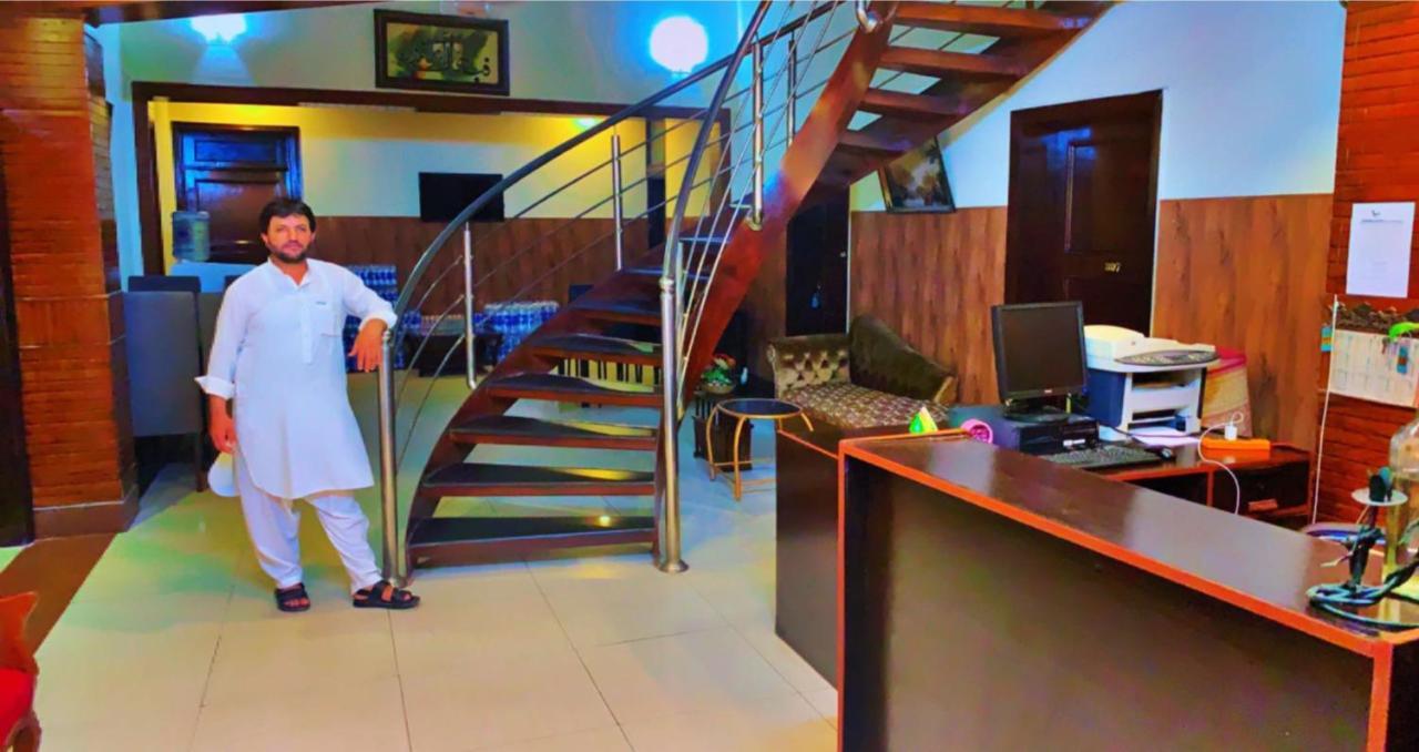 Crown Castle Peshawar Hotel Екстериор снимка