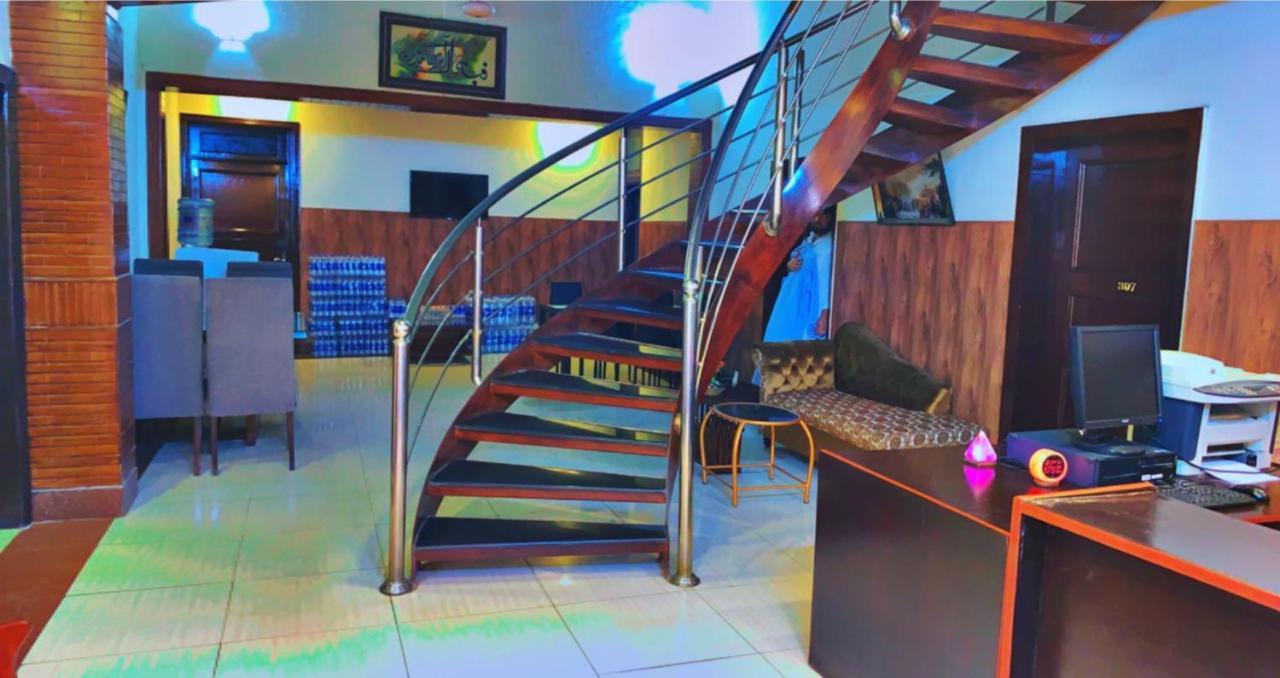 Crown Castle Peshawar Hotel Екстериор снимка