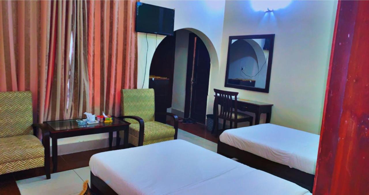 Crown Castle Peshawar Hotel Екстериор снимка