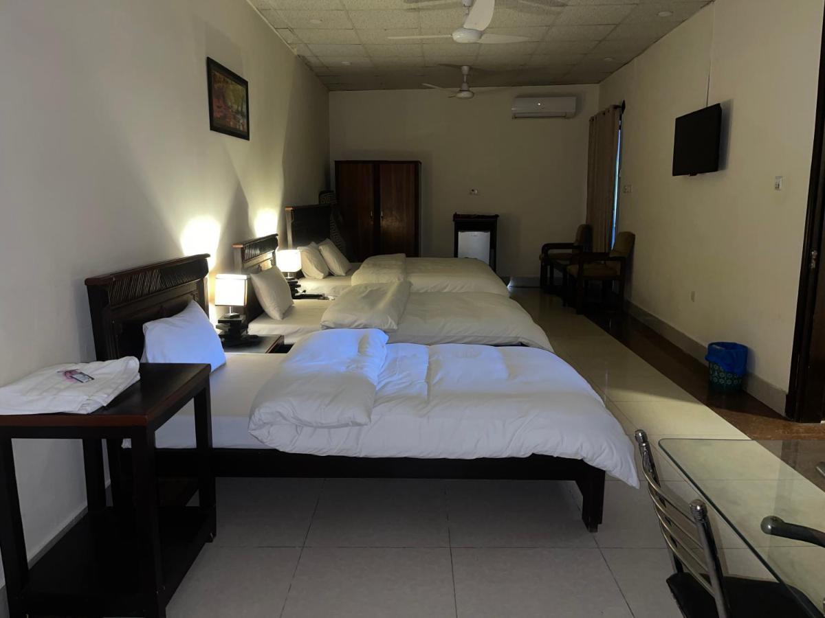 Crown Castle Peshawar Hotel Екстериор снимка