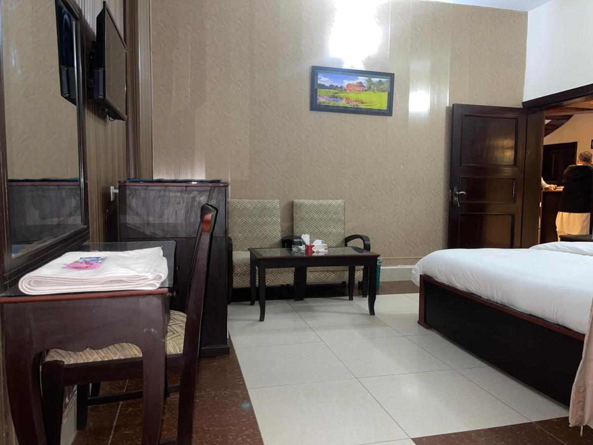 Crown Castle Peshawar Hotel Екстериор снимка